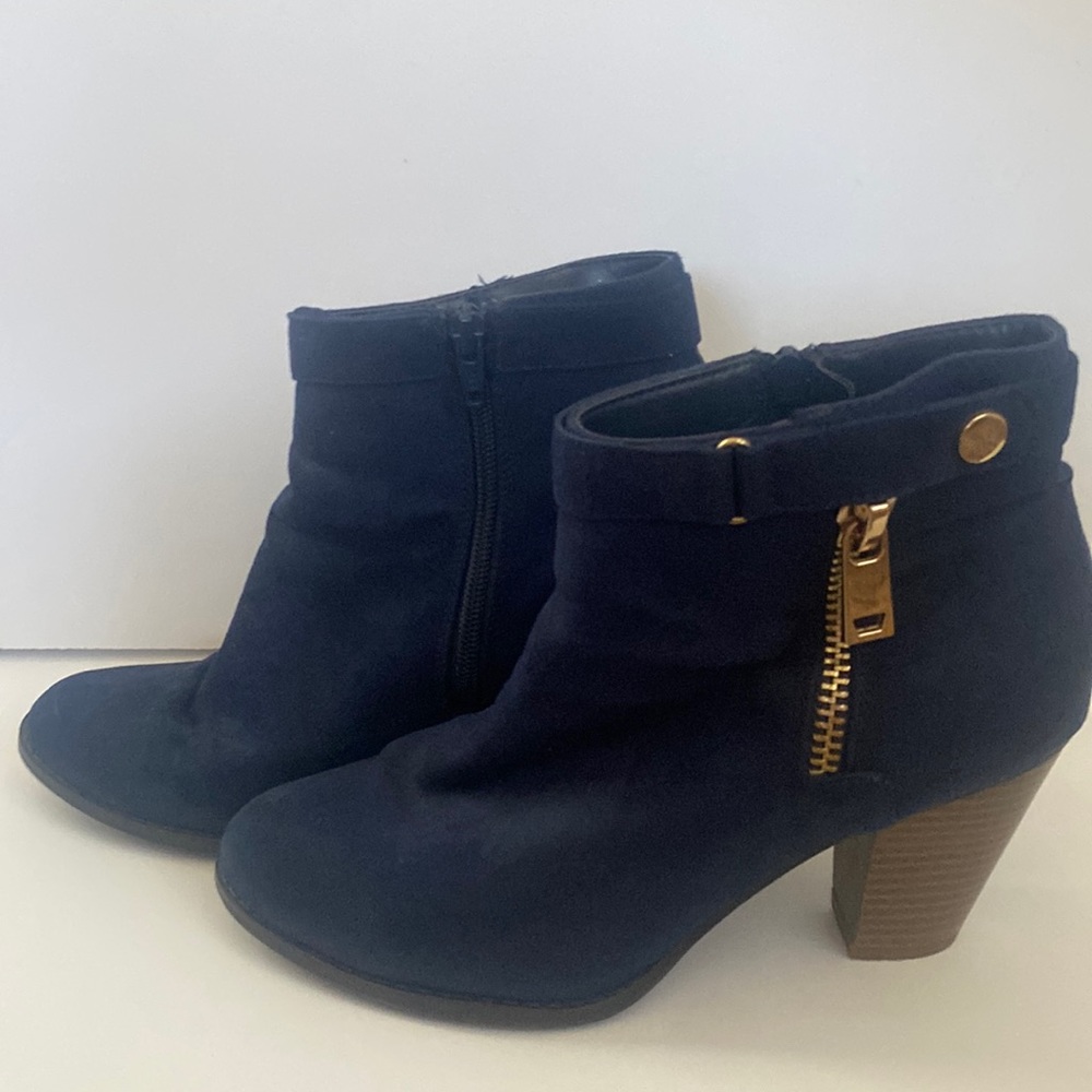 Dark ankle blue boots with heel